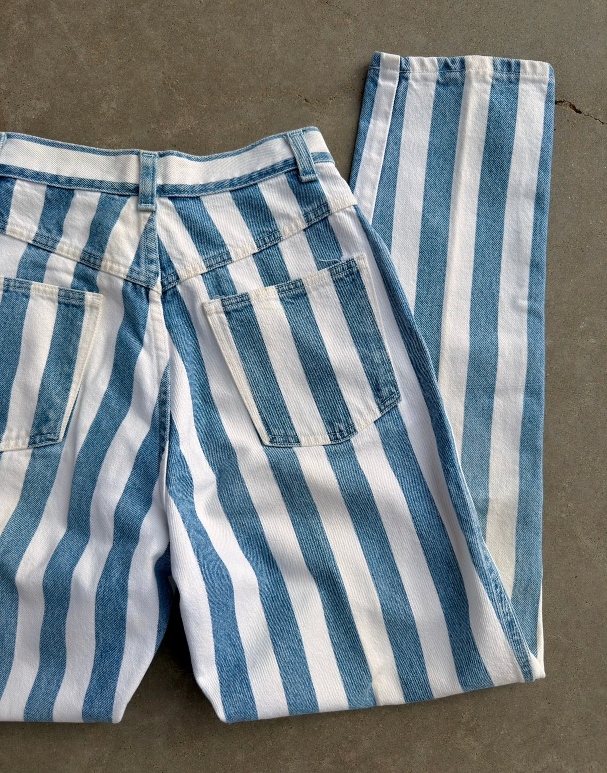 25” Vintage Striped Jeans