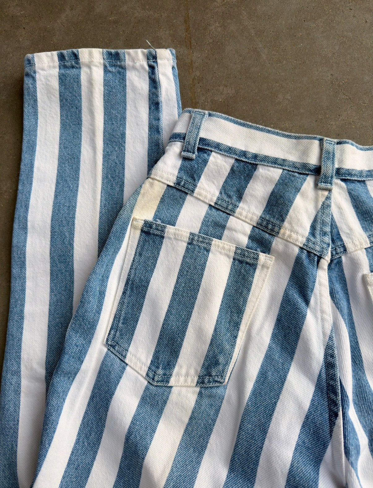 25” Vintage Striped Jeans