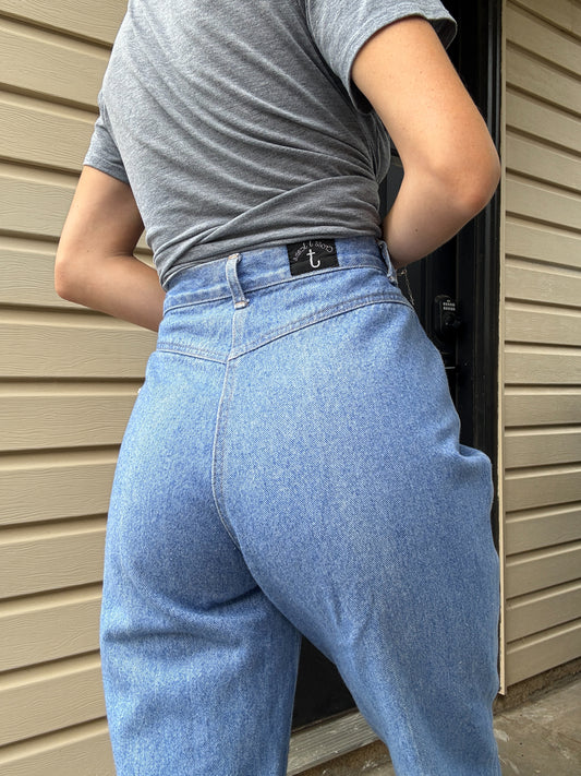 28” Lightwash Bareback Cross Js